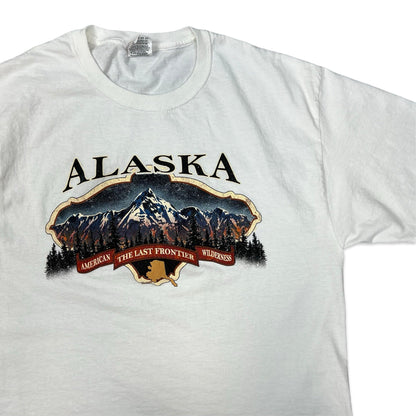 Fruit of the Loom "Alaska" White Graphic Tee M