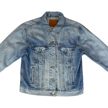 LEVIS PREMIUM BIG E RED TAB TYPE 3 TRUCKER DENIM JACKET WITH CHENILLE PATCH 36”S