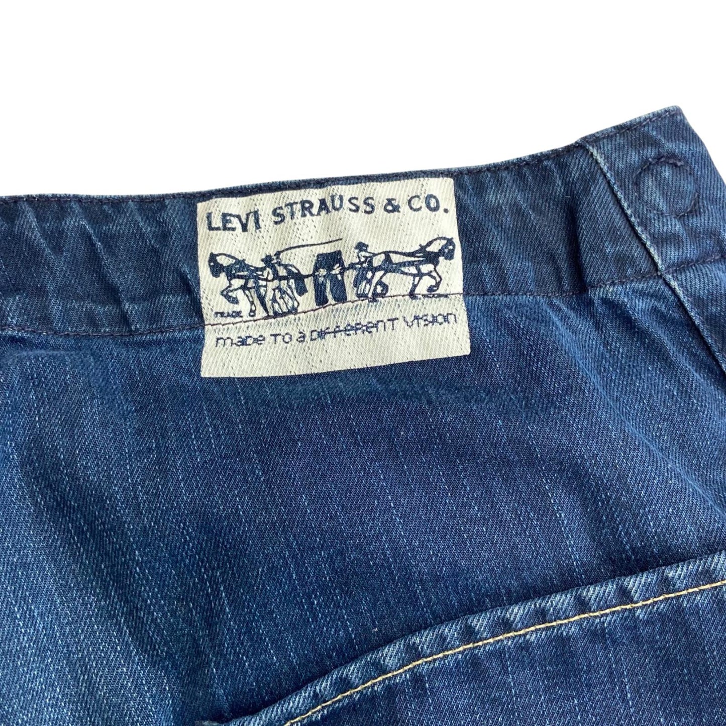 VTG LEVIS 3/4 LEG BAGGY SKATER JEANS DARK INDIGO SCREEN PRINTED PATCH 34’W 25’L
