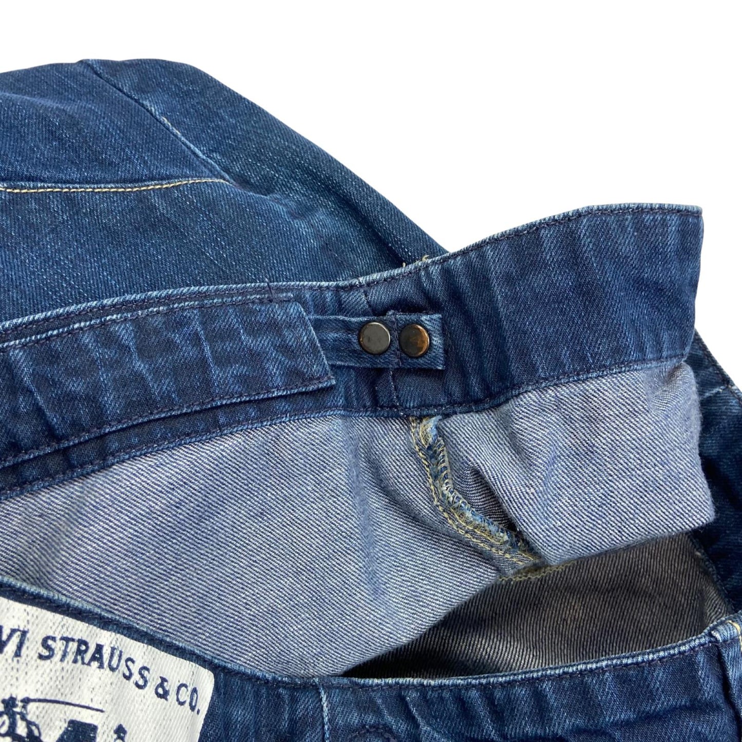 VTG LEVIS 3/4 LEG BAGGY SKATER JEANS DARK INDIGO SCREEN PRINTED PATCH 34’W 25’L