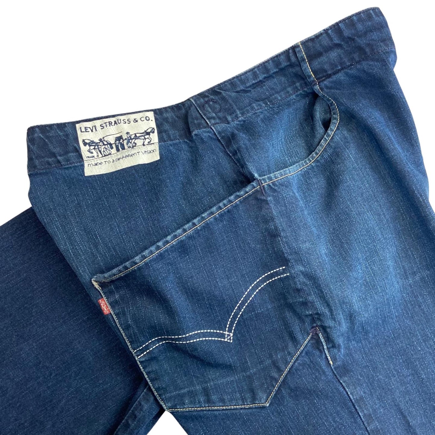 VTG LEVIS 3/4 LEG BAGGY SKATER JEANS DARK INDIGO SCREEN PRINTED PATCH 34’W 25’L
