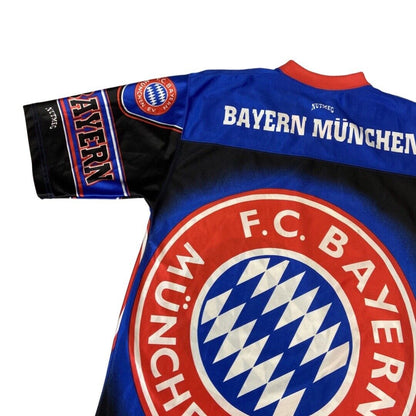 Vintage 90's Nutmeg Mills F.C. Bayern Munchen E.V. T-Shirt Jersey Large